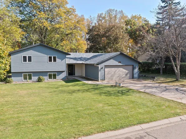 3220 Ranier Ln N, Plymouth, MN 55447