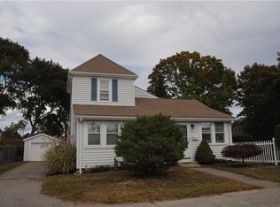 15 Woodbine Ave, Barrington, RI 02806