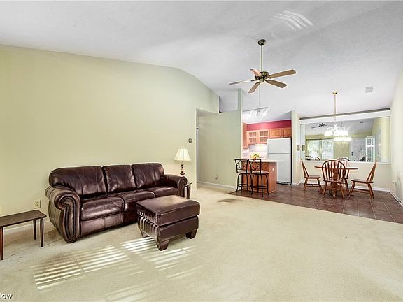 3rd image of 2910 Shakespeare Ln