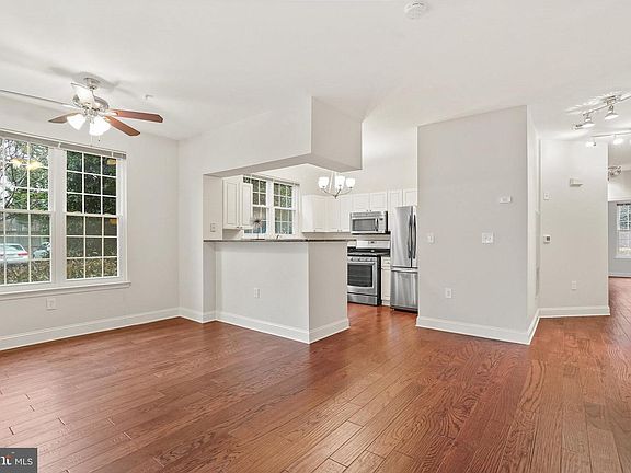 4th image of 2100 Highcourt Ln APT 103