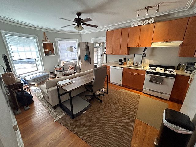 1st image of 1154 W Lunt Ave APT 113