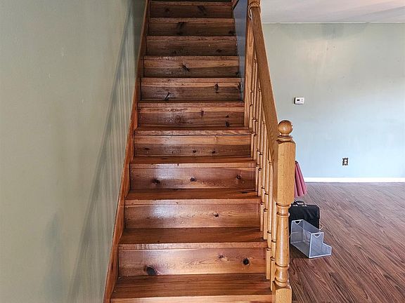 5th image of 305 N Lincoln St