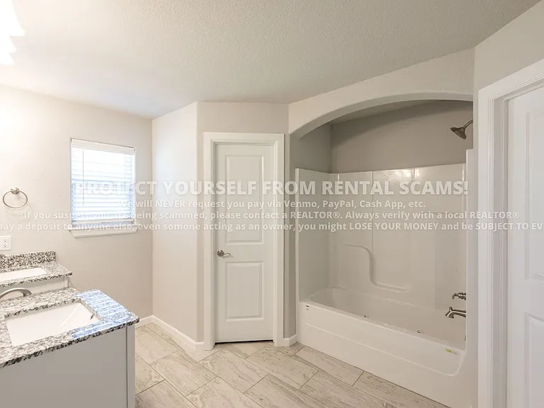 4476 W Newton Ave — Photo 7