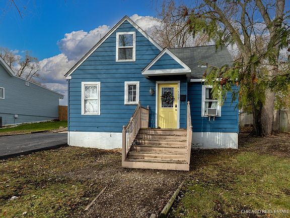 2nd image of 712 N Cedarwood Cir