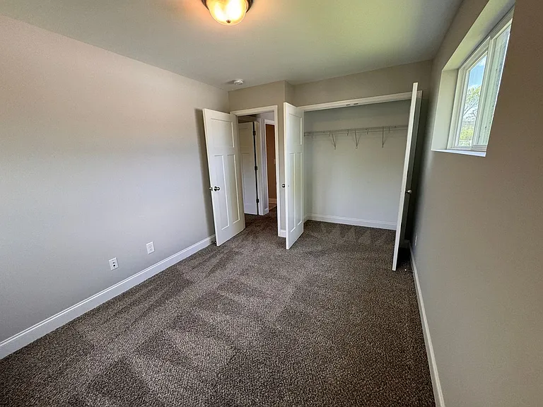 392 Armstrong St #A — Photo 13