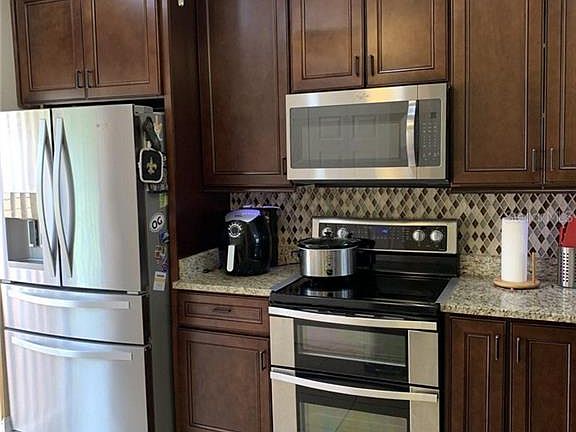 5th image of 897 Park Villa Cir