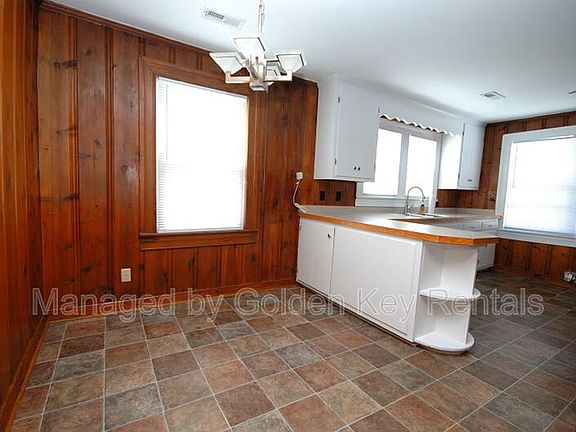 3rd image of 206 S Spence Ave