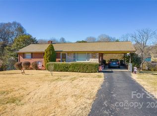 1473 21st St NE, Hickory, NC 28601