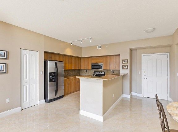 5th image of 250 NE 3rd Ave #1502