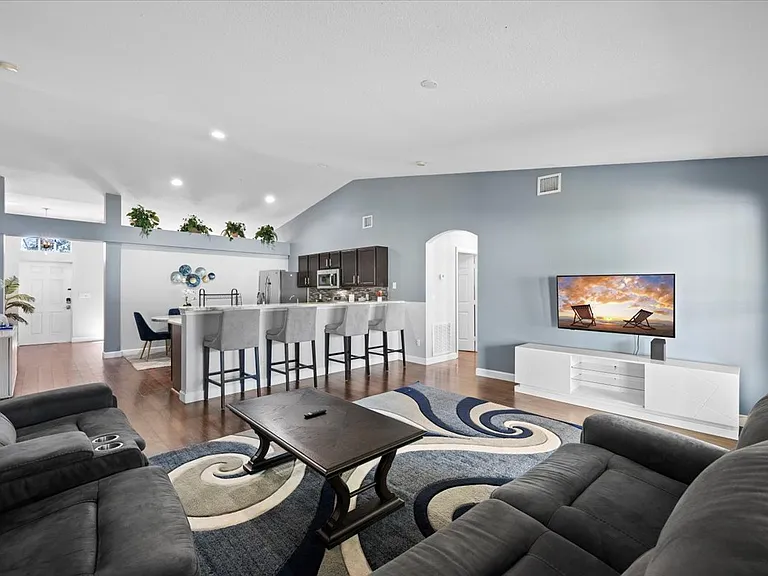 7975 103rd Ct — Photo 3