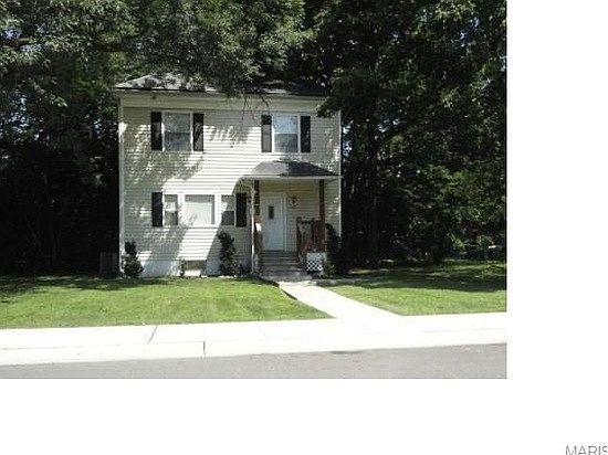 2nd image of 504 Benton St