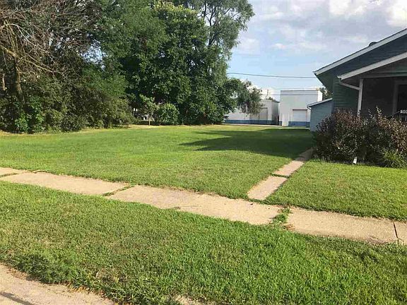 3rd image of 3032 Parkside Ave