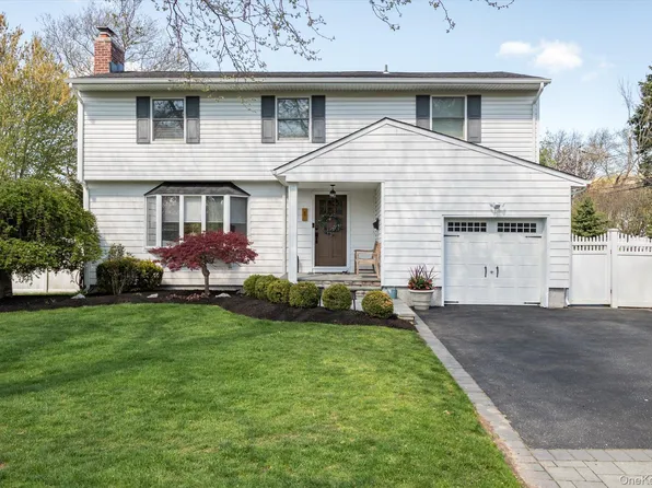 1 Catherwood Crescent, Melville, NY 11747