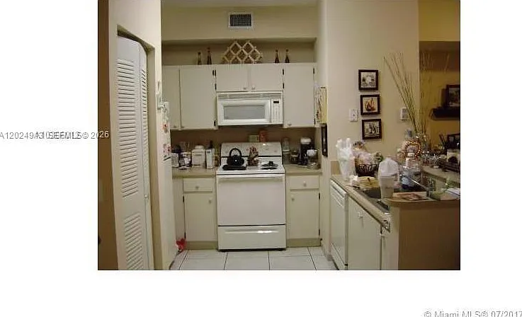 7220 NW 114th Ave #20516 — Photo 6