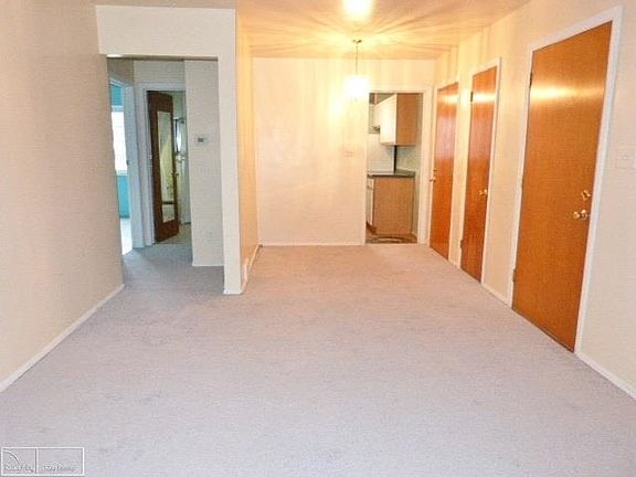 5th image of 22920 Allen Ct