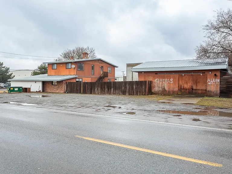 10623 E Montgomery Dr — Photo 3