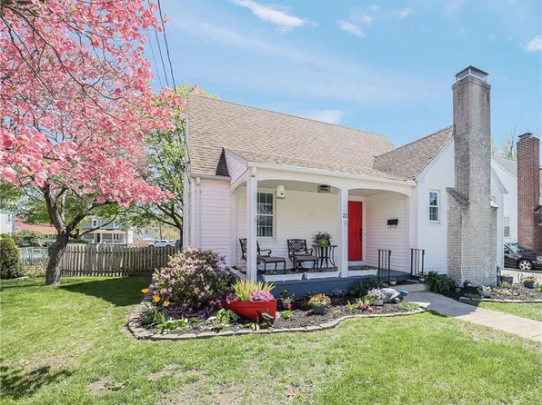 22 Phillips Ave, Warwick, RI 02888