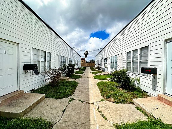 2nd image of 519 S Carancahua St