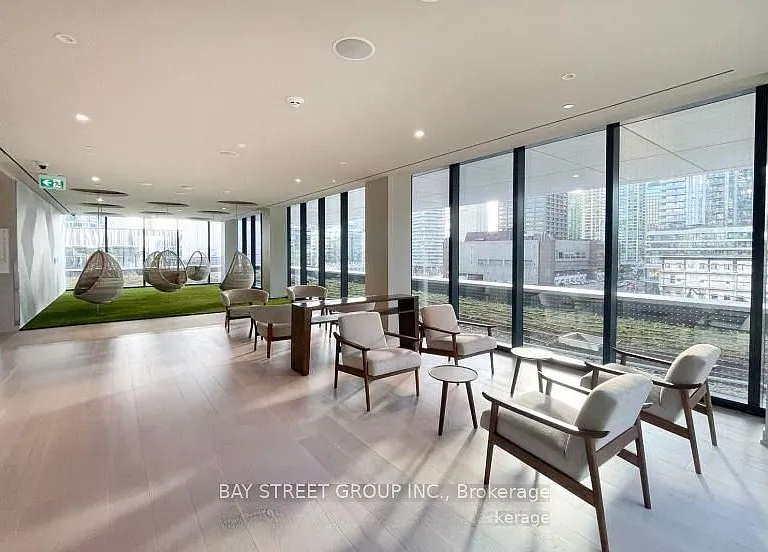 55 Cooper St W #1816 — Photo 11