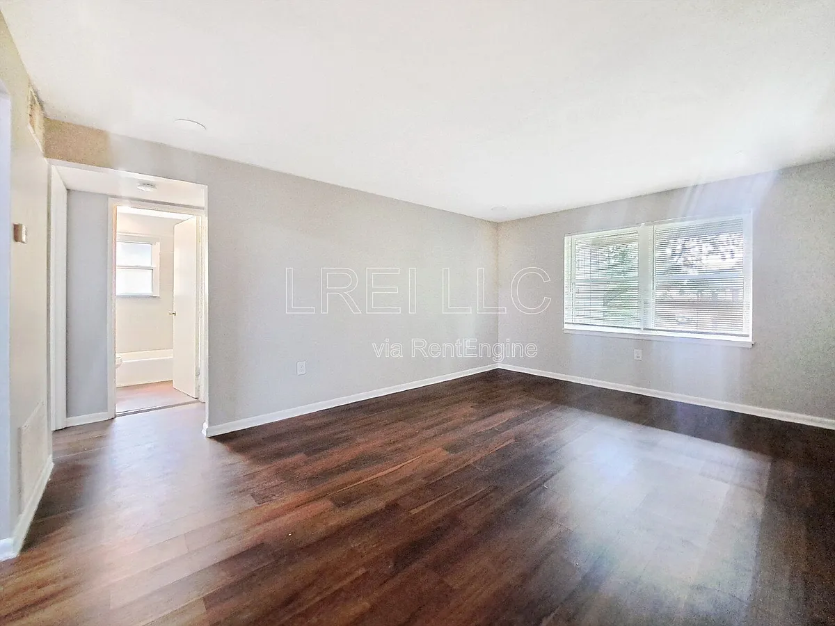 Building Photo - 1711 Valley Forge Way #4