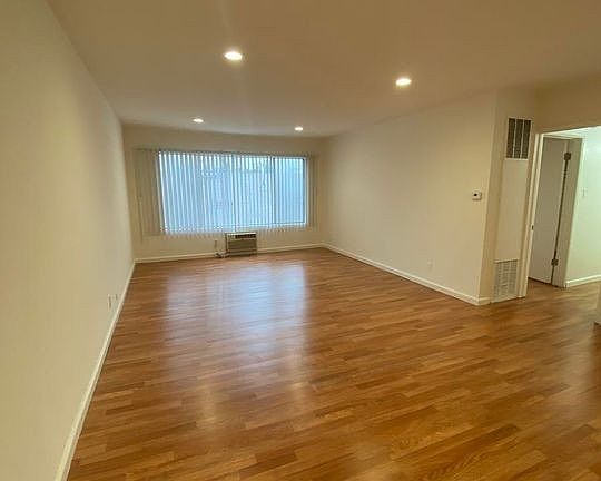 3rd image of 1815 N Serrano Ave APT 305