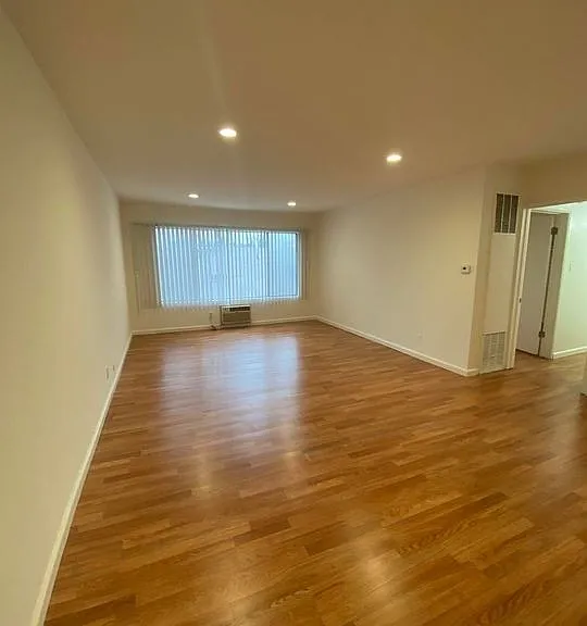 1815 N. Serrano Avenue, — Photo 3