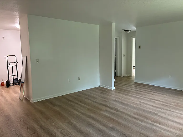 39 Pleasant St — Photo 13