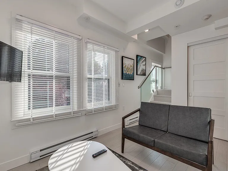 1431 Haro St #Townhouse 201 — Photo 11