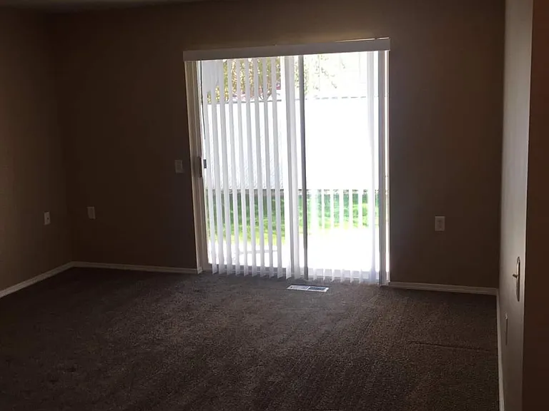 349 Morningside Dr #4 — Photo 13