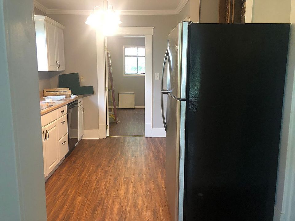 1st image of 403 Oliver St