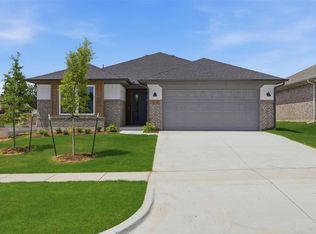 315 Woodrock St, Harrah, OK 73045