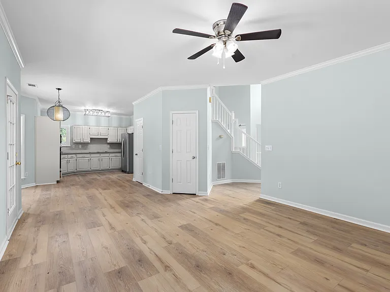 380 Belmont Chase Ct — Photo 14