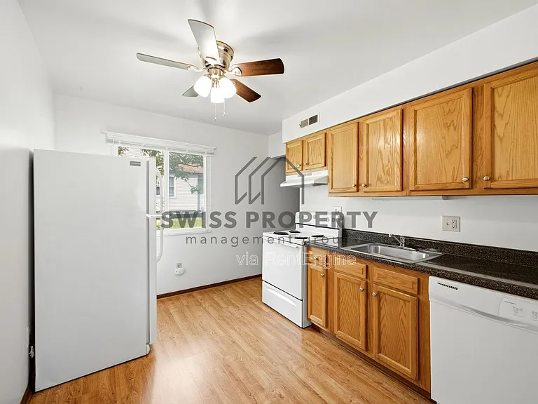1567 Briarwood Ave — Photo 9