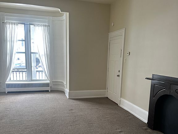 4th image of 222 Jackson St APT 1E