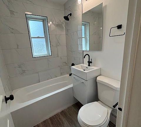 5th image of 2432-2432 Martha St #2
