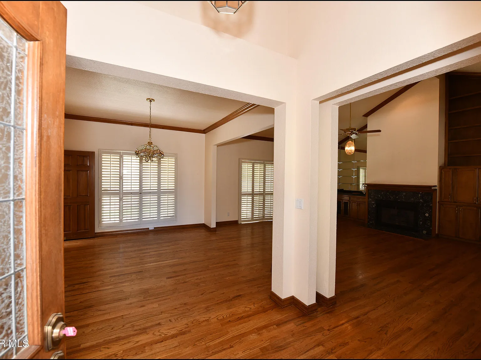 4 bed, 3.0 bath, 2208 sqft, $3,200 — Photo 4