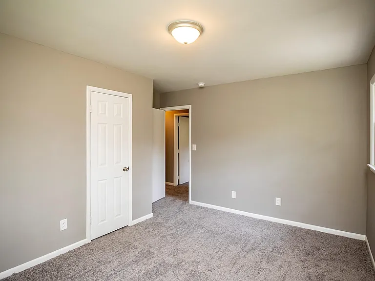 1037 Dawn Dr — Photo 10