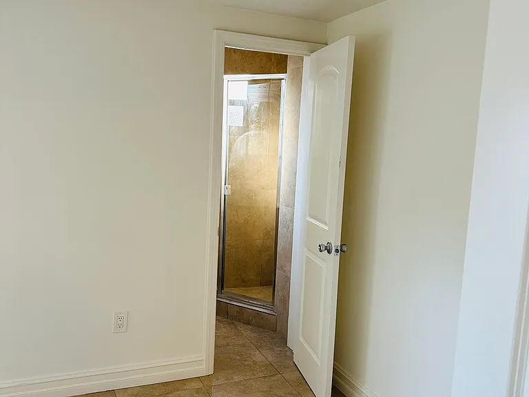 1026 1/2 N Gage Ave — Photo 16