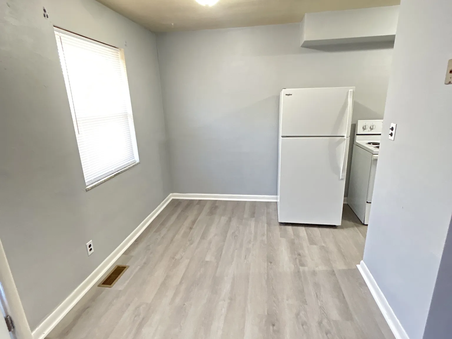 623 Troy Street - D — Photo 4