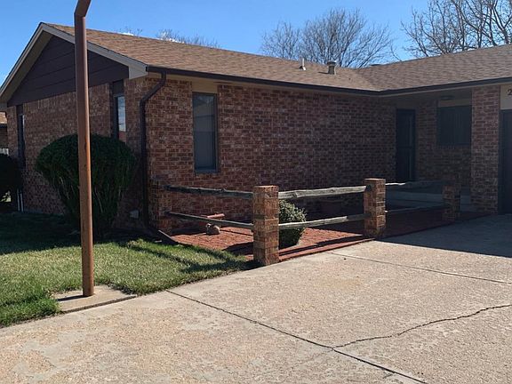 2nd image of 2613 N Coachman Dr