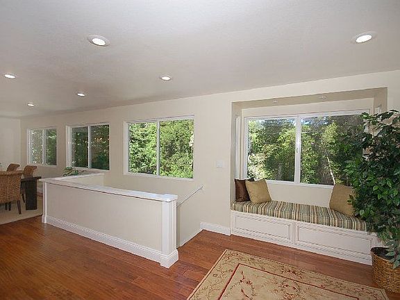 5th image of 5 Meadow Dr