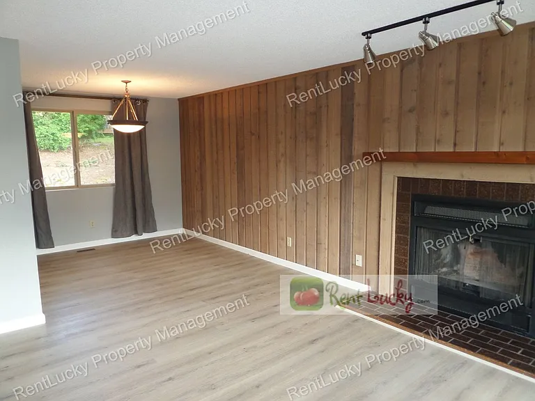 10720 157th Ave NE — Photo 5