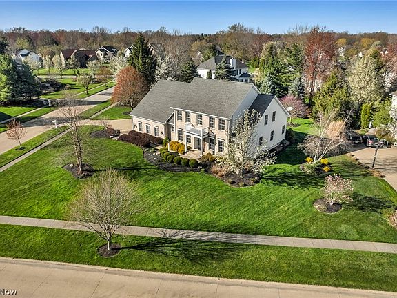 5th image of 36780 Bellcrest Dr