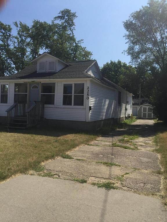 2250 Henry St, Muskegon, MI 49441 Zillow