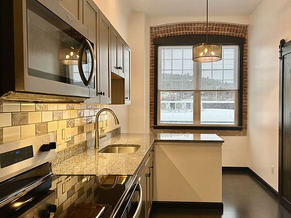 3rd image of 24 Beacon St #218D