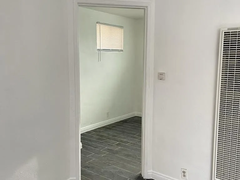 9723 Belmont St #9723-1/4 — Photo 5