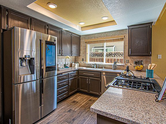 3rd image of 493 Bayview Park Dr