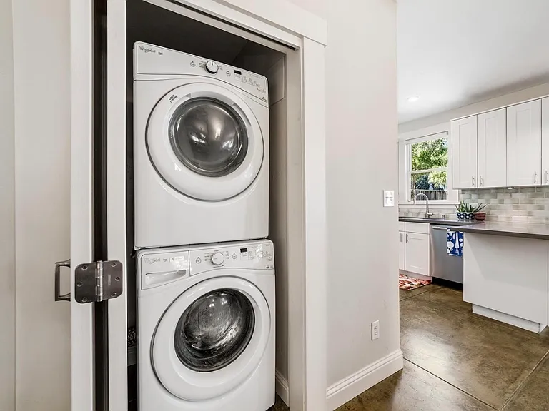 1629 Harmon St #1/2 — Photo 7