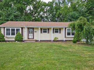 13 Villanova Dr, Manalapan, NJ 07726