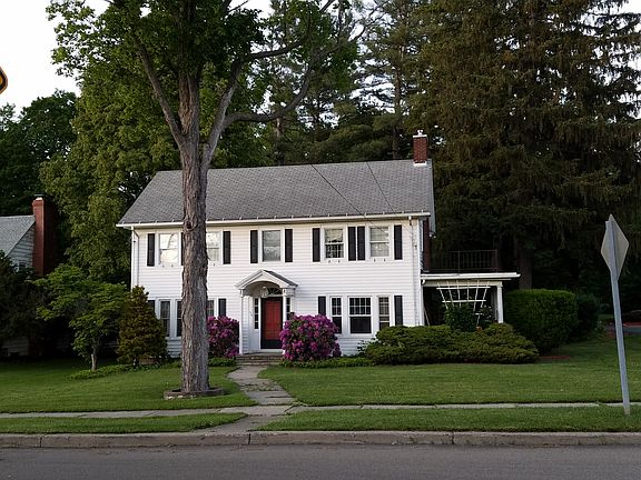 2nd image of 530 N Main St